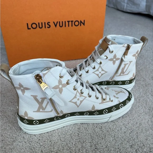 Louis Vuitton Monogram White & Green High-Top Sneakers - Picture 9 of 13
